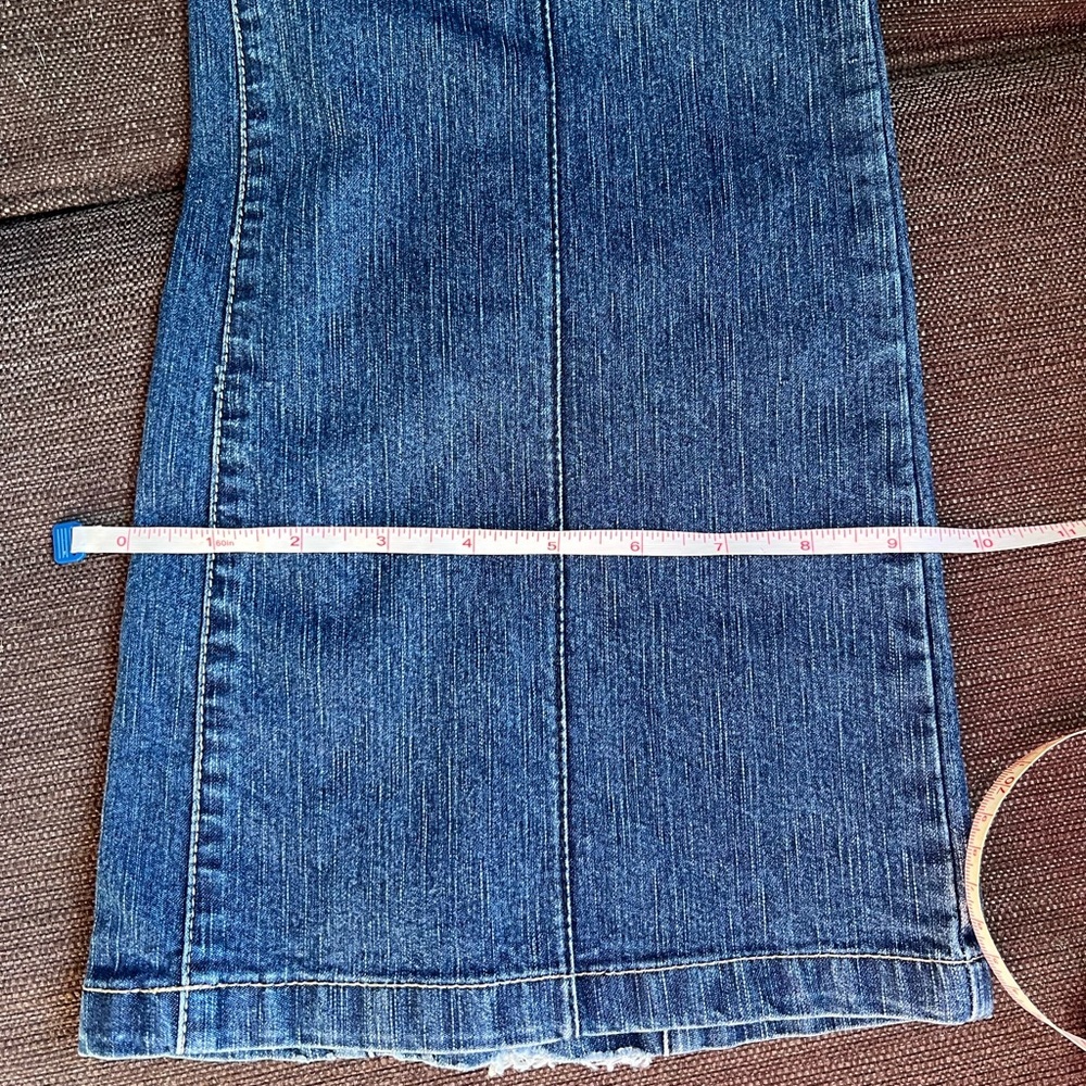 Vintage Rocawear Flare Bell
Bottom Stretch Blue Jeans
Womens Size 7 / 8 - Picture 9 of 13